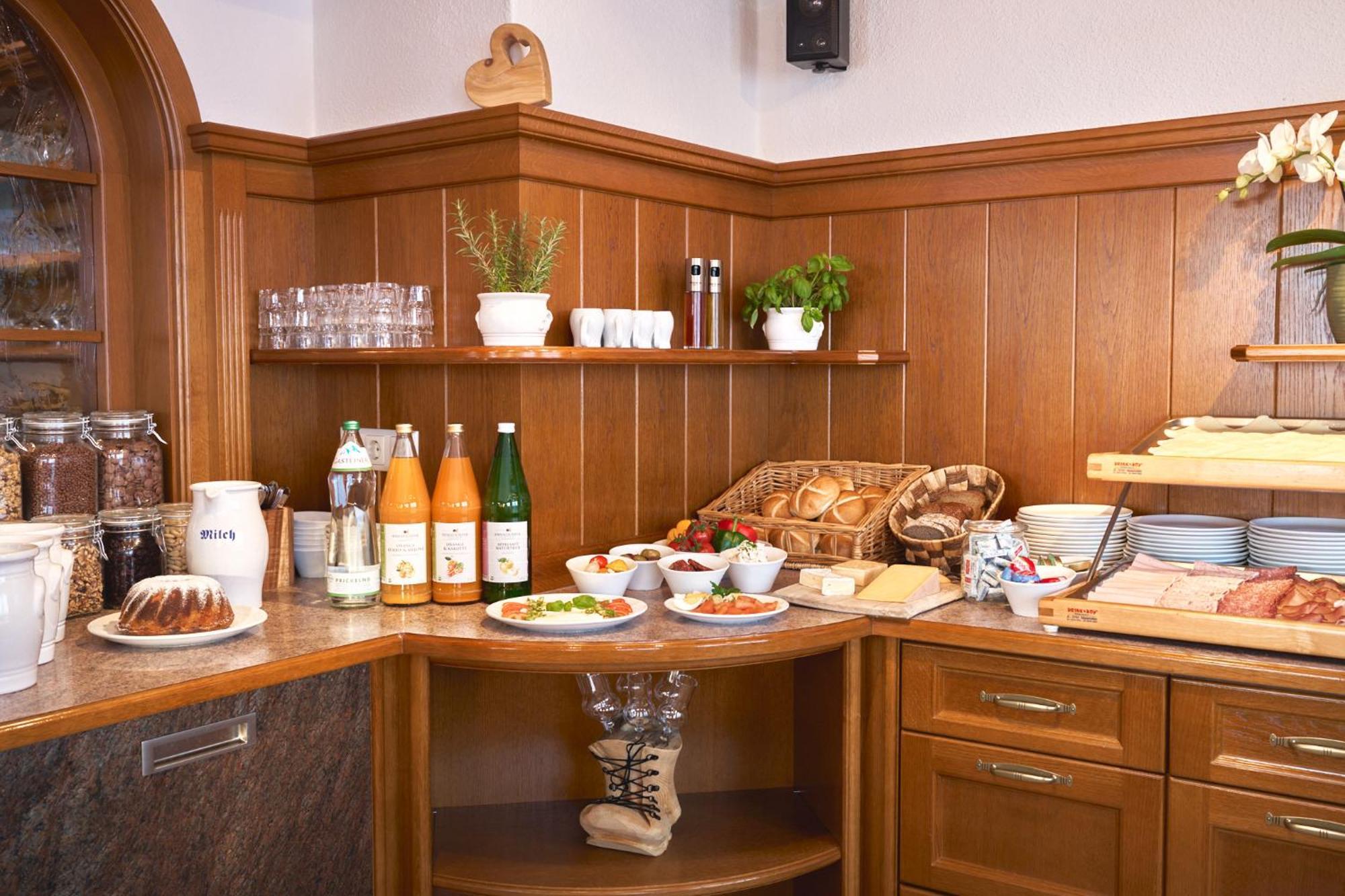 Pension Vier Jahreszeiten Saalbach-Hinterglemm Extérieur photo