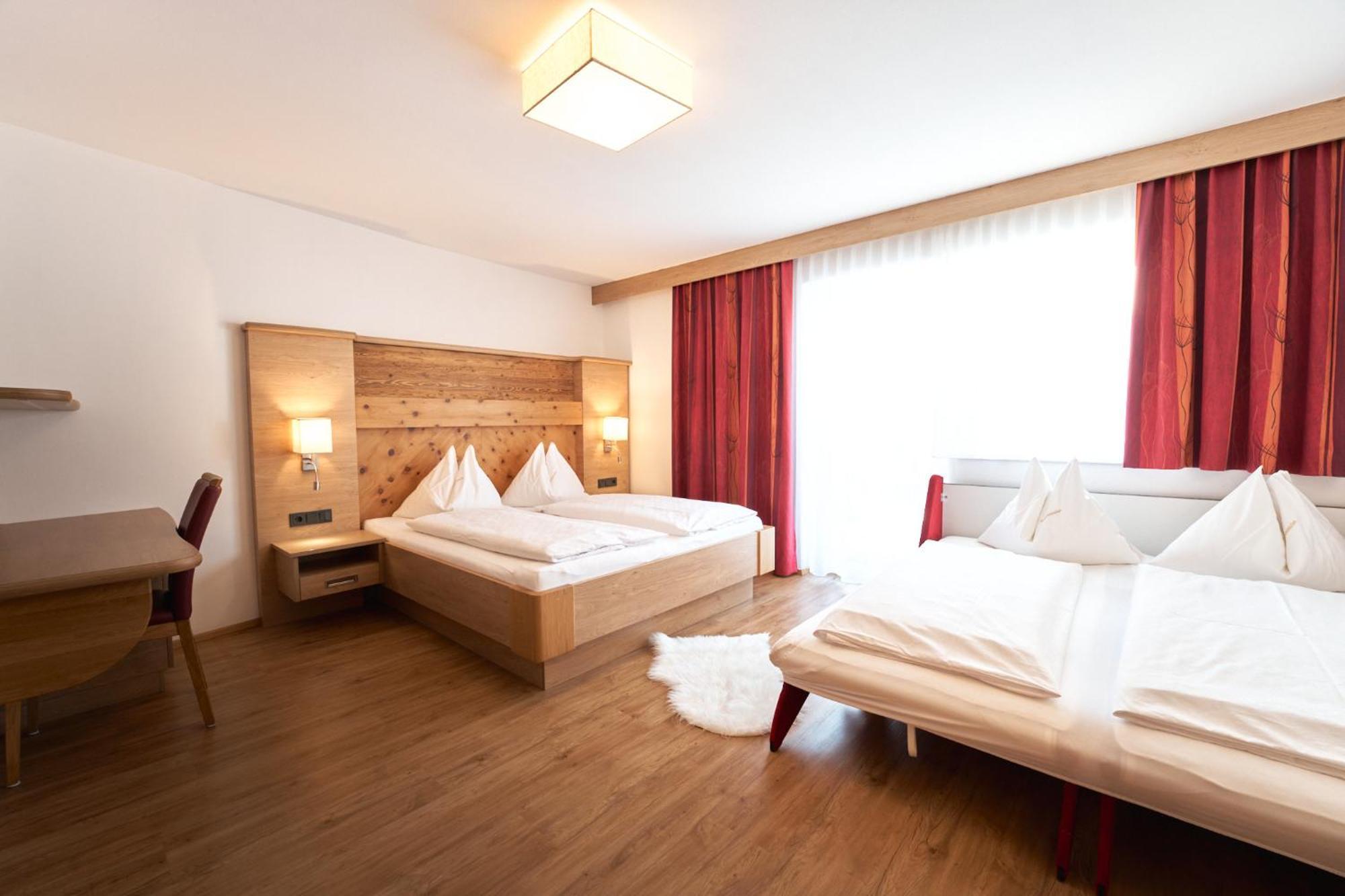Pension Vier Jahreszeiten Saalbach-Hinterglemm Extérieur photo